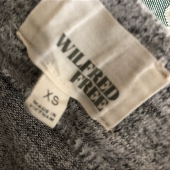 Aritzia Wilfred free body con skirt - Picture 2 of 2